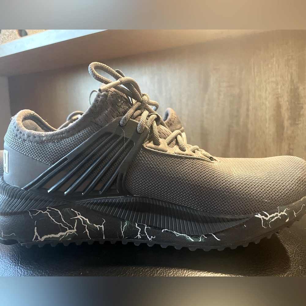 Puma Boys Size 6 I believe these are the Pacer Future Sneakers. - Picture 5 of 5